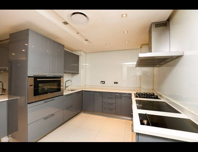 4 BEDROOM TOWNHOUSE FOR SALE IN ESSENWOOD